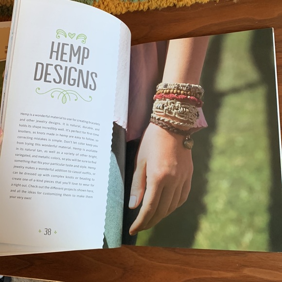 Friendship Bracelet Boho Chic Design Craft Book - Picture 3 of 5